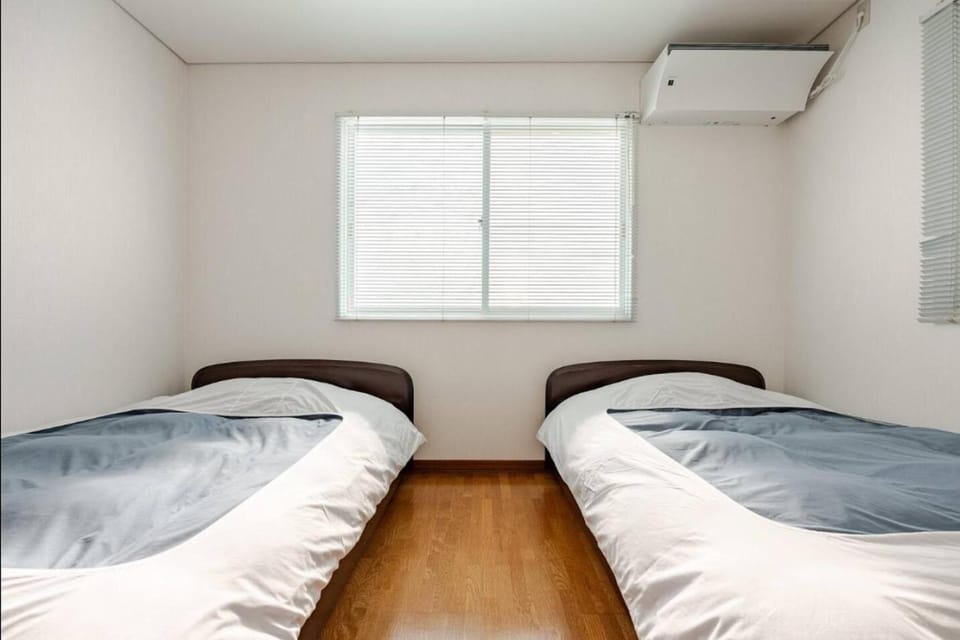 【One House 】白老駅から徒歩1分/グループ・家族で一棟貸切/ウポポイへのアクセスも抜群 House in Hokkaido Prefecture