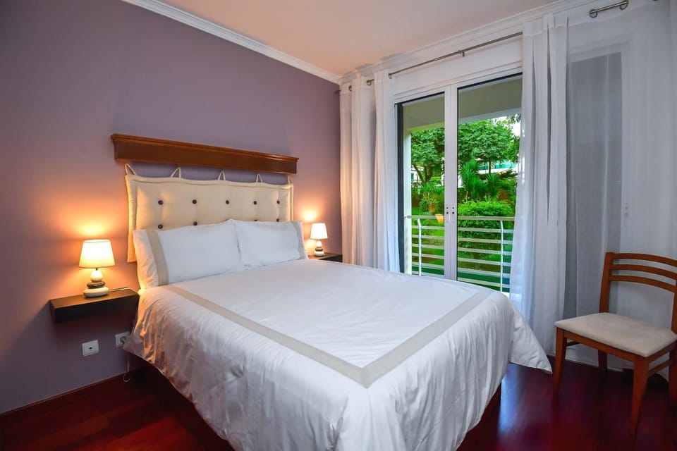 Bed, Balcony/Terrace, Bedroom