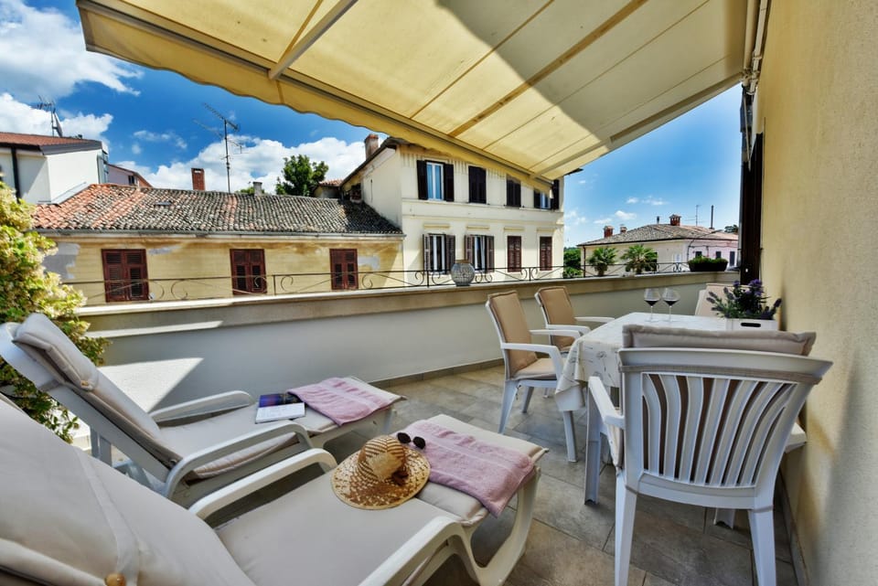 Day, Balcony/Terrace, Seating area, Breakfast, sunbed