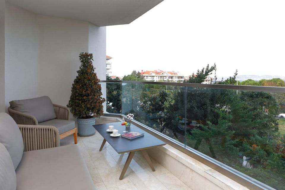 View (from property/room), Balcony/Terrace