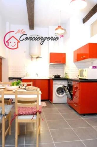 Kitchen or kitchenette, Dining area, Communal kitchen, oven, pet friendly, stove, kitchen