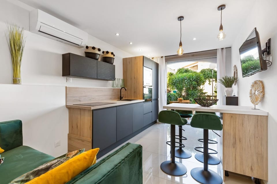 TV and multimedia, Kitchen or kitchenette, Living room, Seating area, Dining area, minibar, pet friendly
