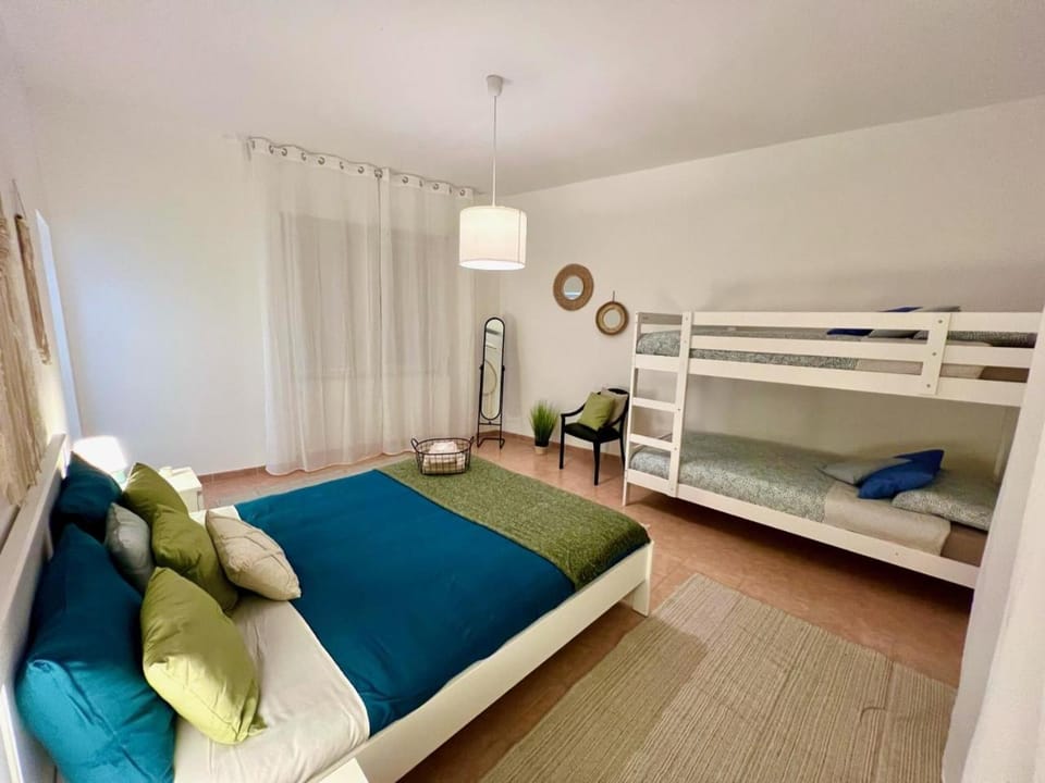 Bed, Bedroom, bunk bed