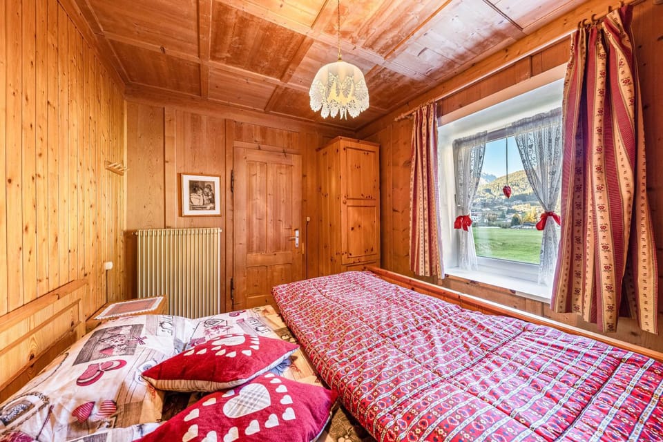 Property building, Living room, Bedroom