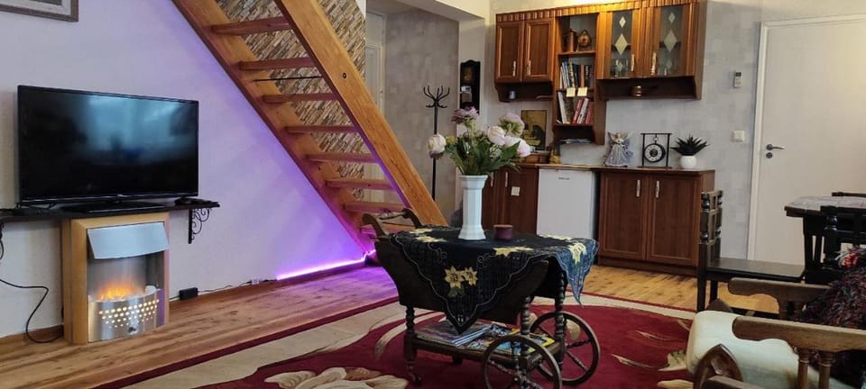 Communal lounge/ TV room, TV and multimedia, Living room
