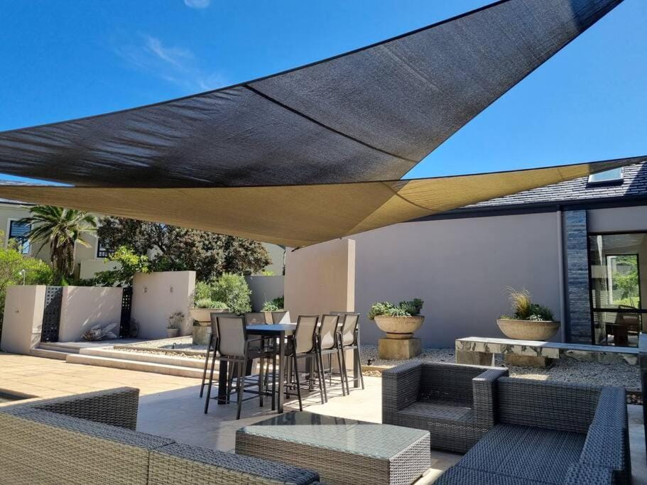 Patio, Seating area
