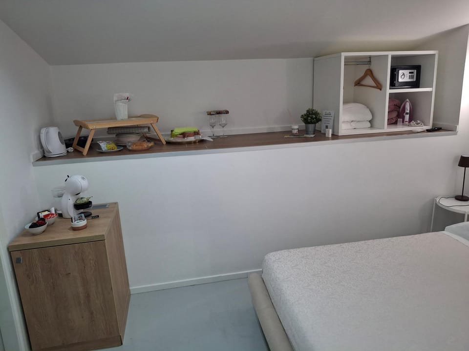 Bed, Photo of the whole room, Bedroom, flat iron, locker, minibar