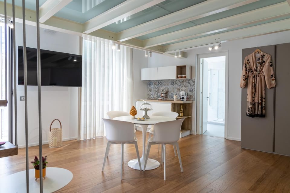 TV and multimedia, Kitchen or kitchenette, Dining area