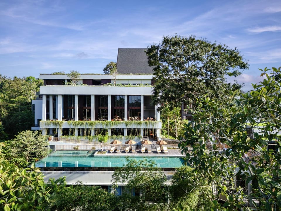 Property building, Restaurant/places to eat, Swimming pool, Breakfast