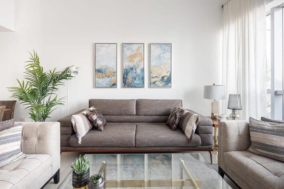 Frank Porter - Bay Central West 2 Apartment in Dubai