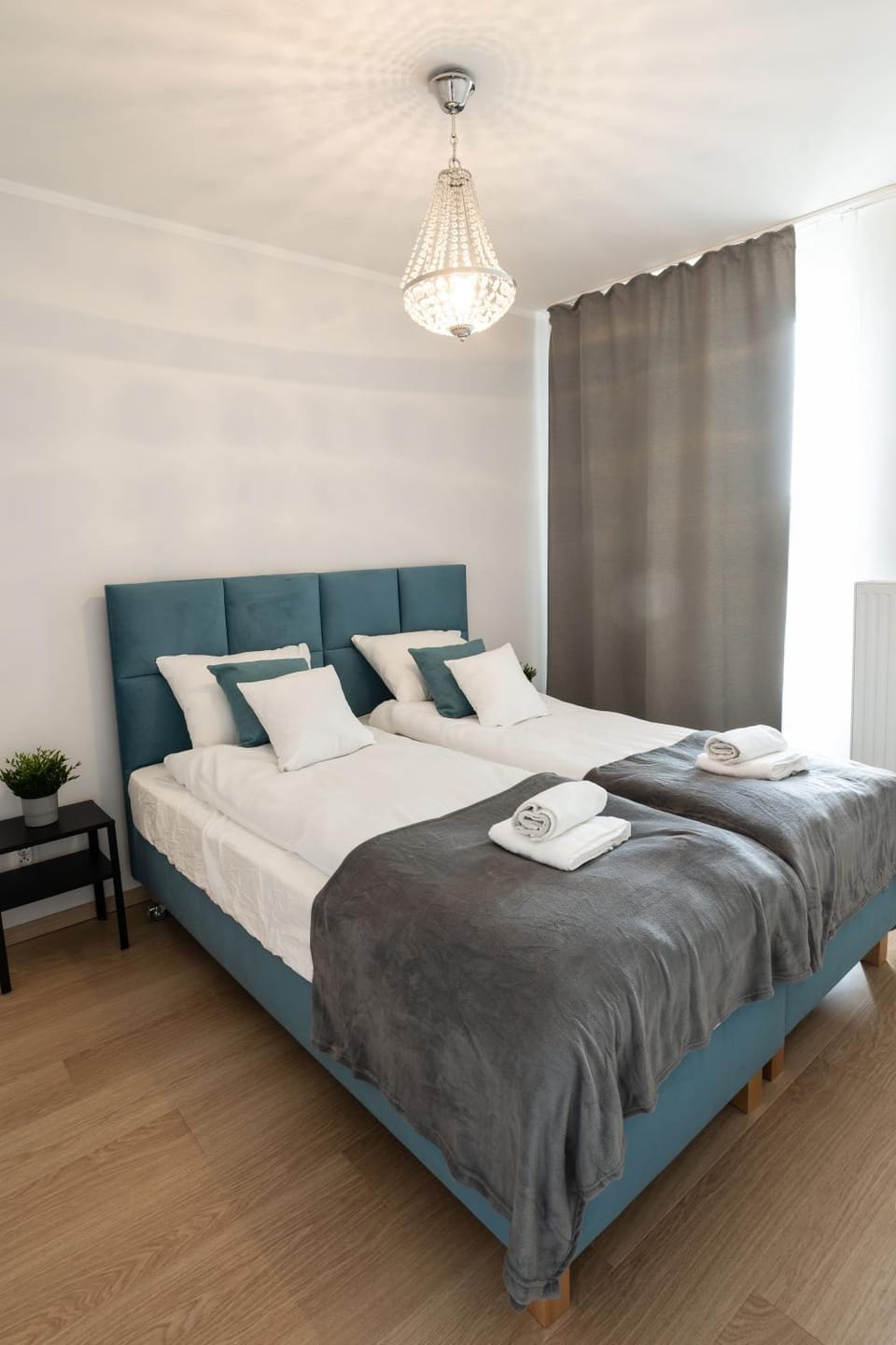 Bed, Photo of the whole room, Bedroom, towels