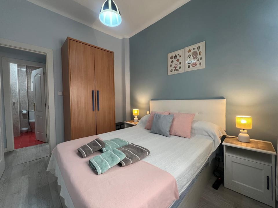 Bed, Photo of the whole room, Bedroom, towels, wardrobe