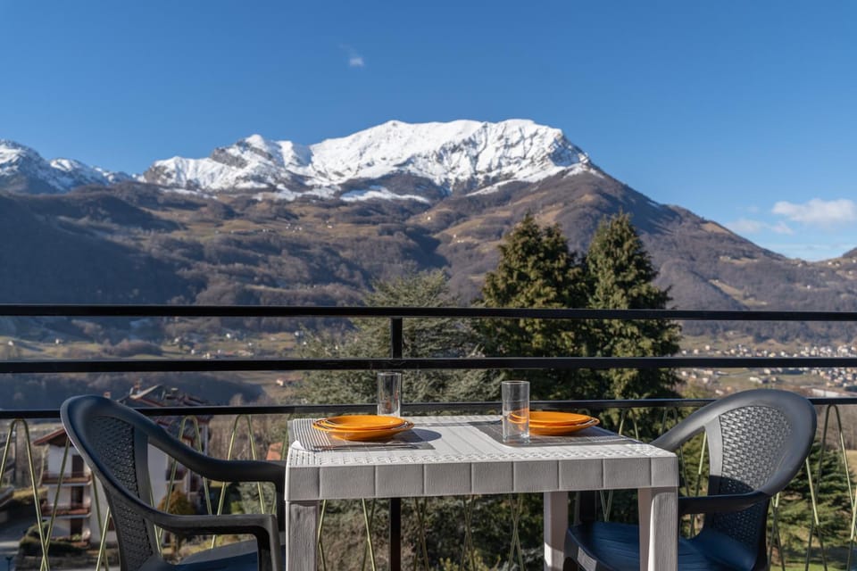 Natural landscape, View (from property/room), Balcony/Terrace, Mountain view