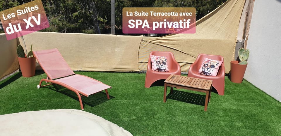 Patio, Day, Natural landscape, furniture, sunbed