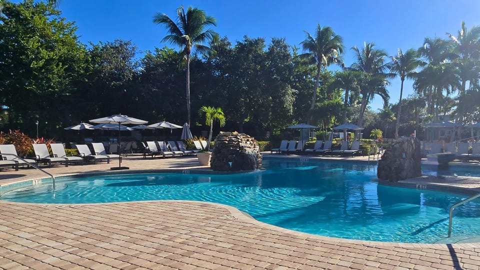 Lely Resort Naples Golf Villa, Free Golf, Heated Pool, Pickleball & Tennis Apartment in Lely Resort