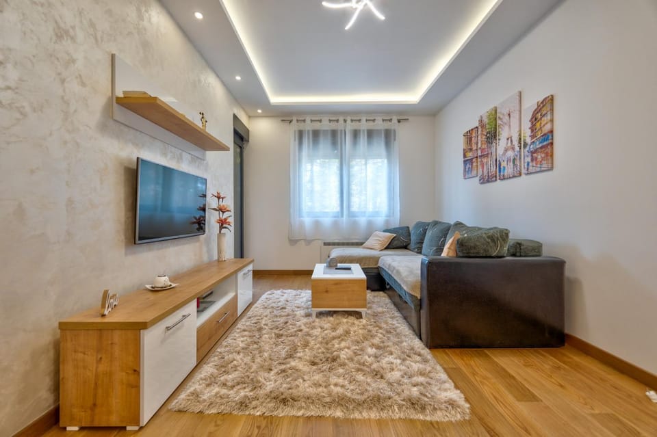 Communal lounge/ TV room, TV and multimedia, Living room, Seating area, Evening entertainment, internet, internet