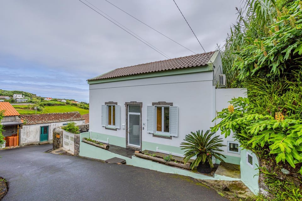 Casa Pyrrhula Murina - Private Jacuzzi House in Azores District