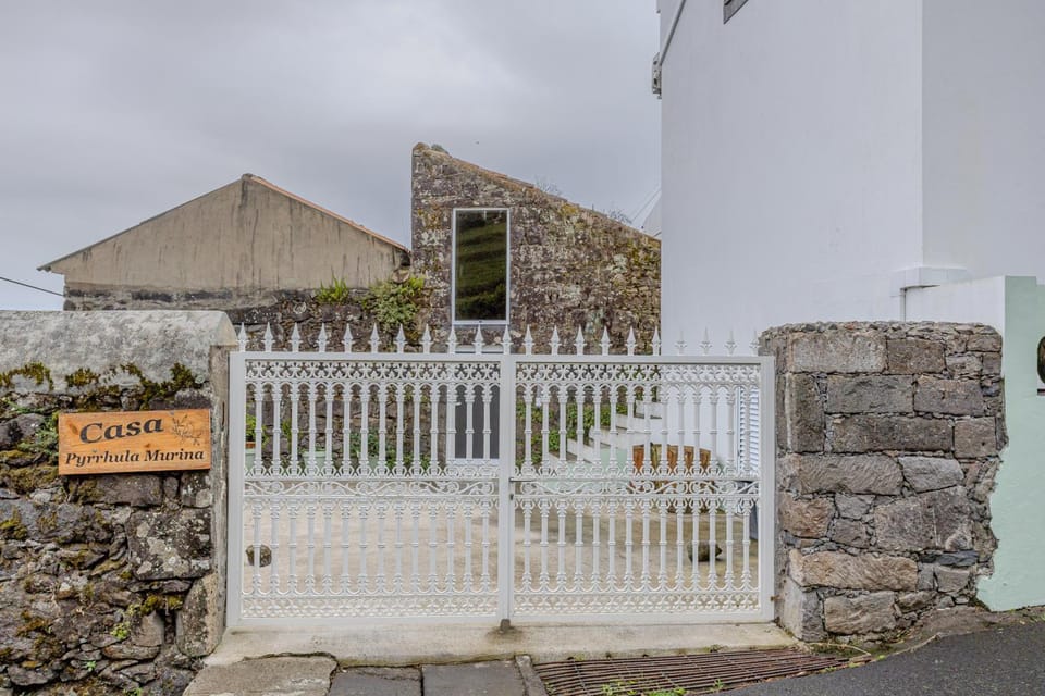 Casa Pyrrhula Murina - Private Jacuzzi House in Azores District