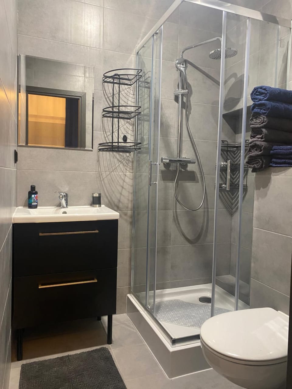 Shower, Bathroom, towels