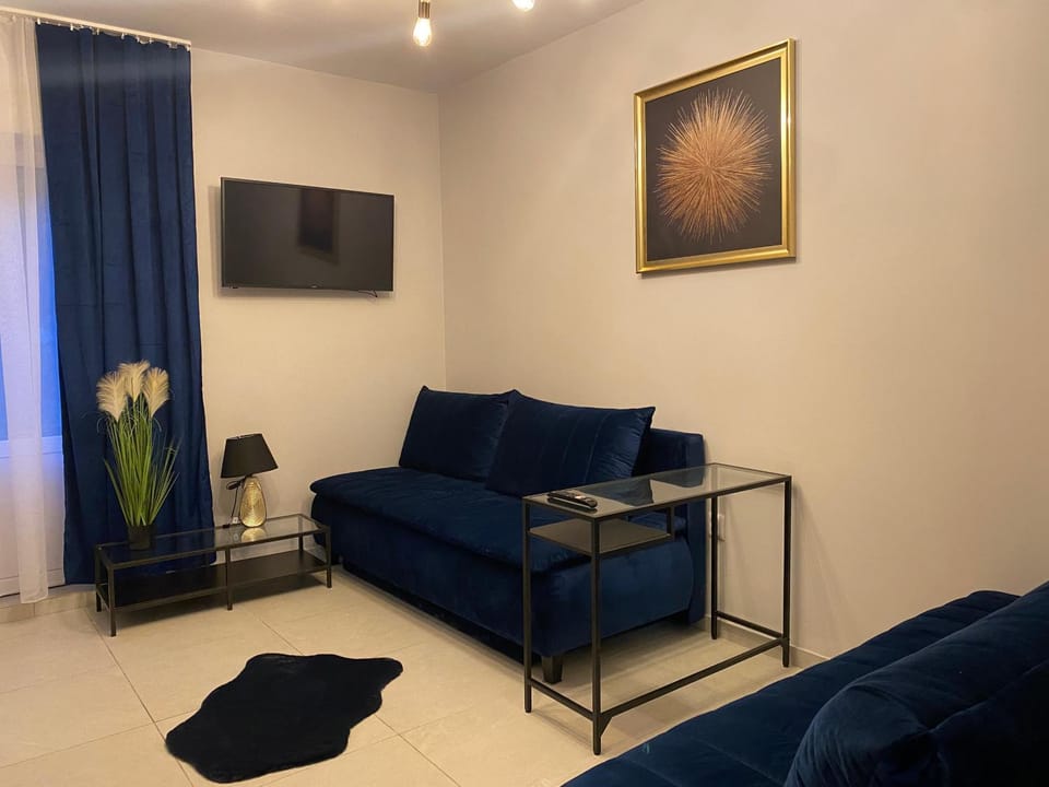 TV and multimedia, Seating area