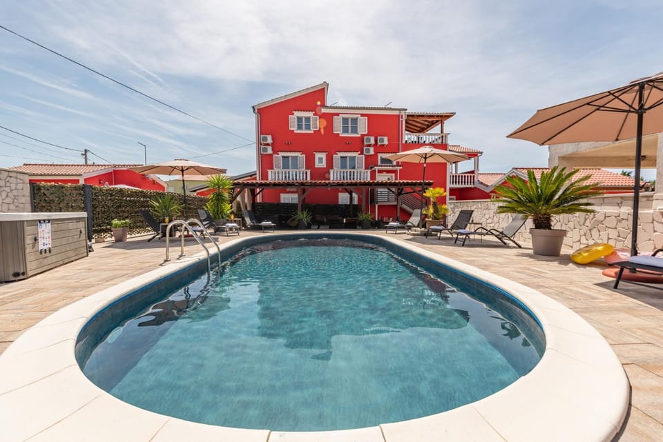 Swimming pool