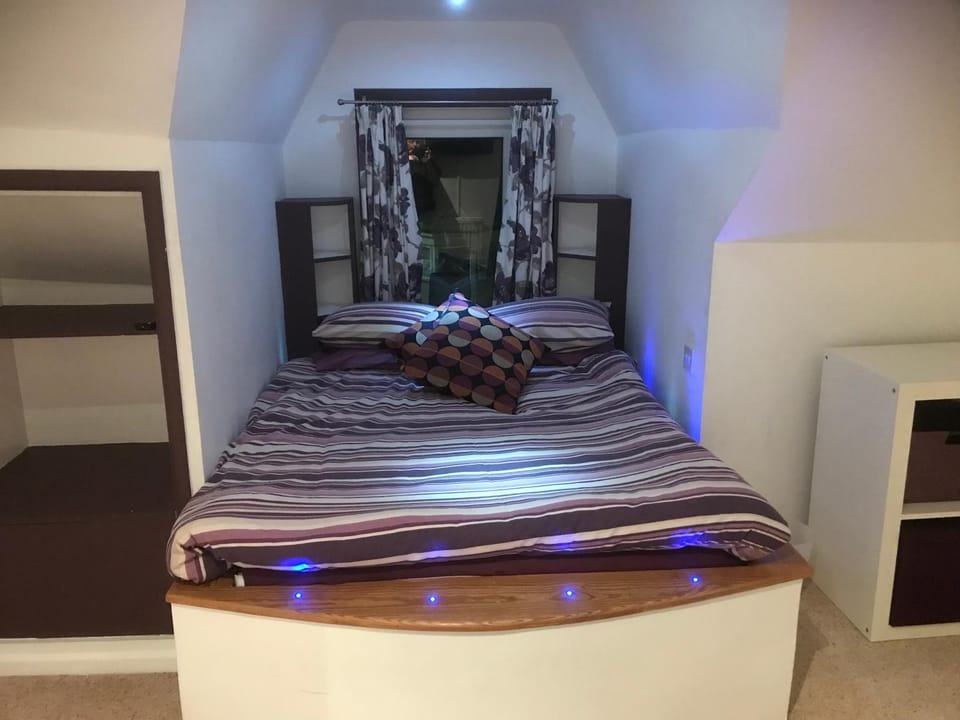 Top floor in beautiful home Vacation rental in Weymouth