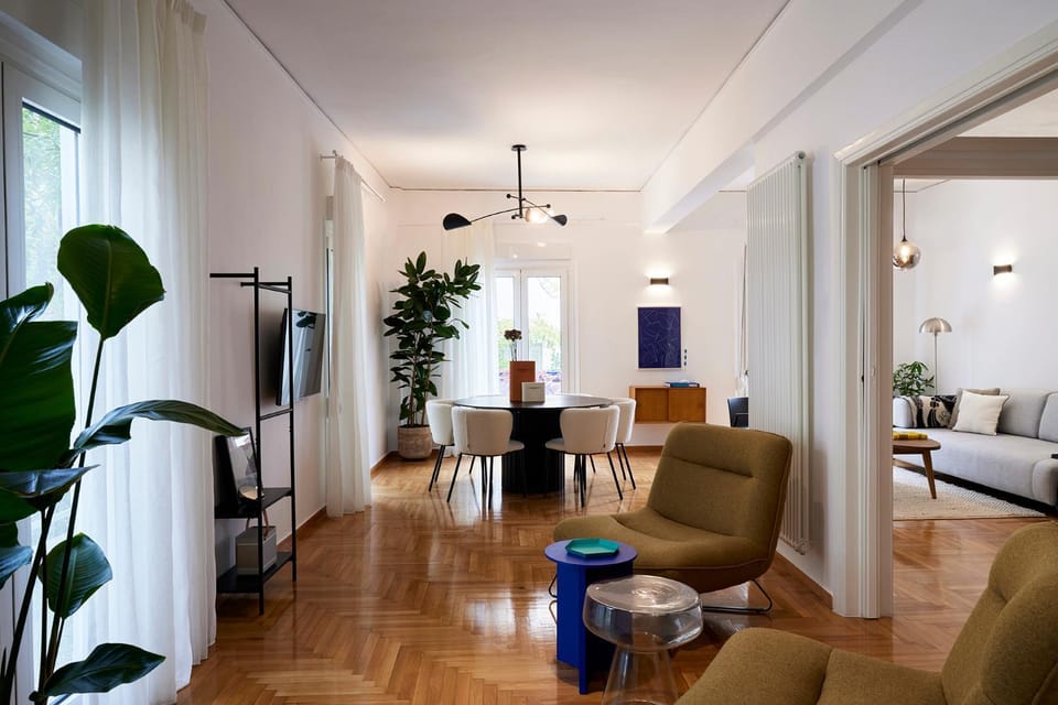 TV and multimedia, Living room, Seating area, Dining area