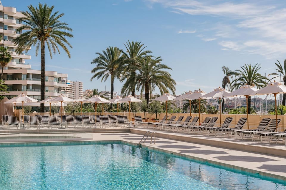 View (from property/room), Balcony/Terrace, Sea view, Swimming pool