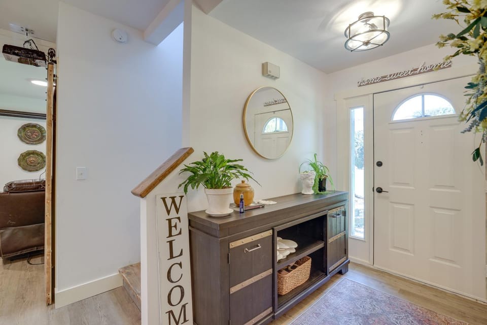 Farmhouse with Private Hot Tub Less Than 1 Mile to Birch Bay House in Birch Bay