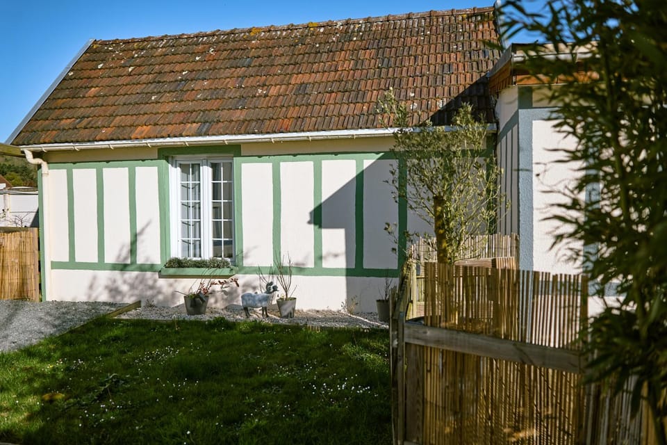 Le Refuge d'Arsène - 1 place de parking privé - 10 minutes à pied des falaises et du centre House in Étretat