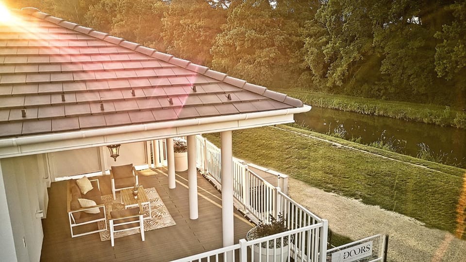 Property building, Natural landscape, Balcony/Terrace, Balcony/Terrace