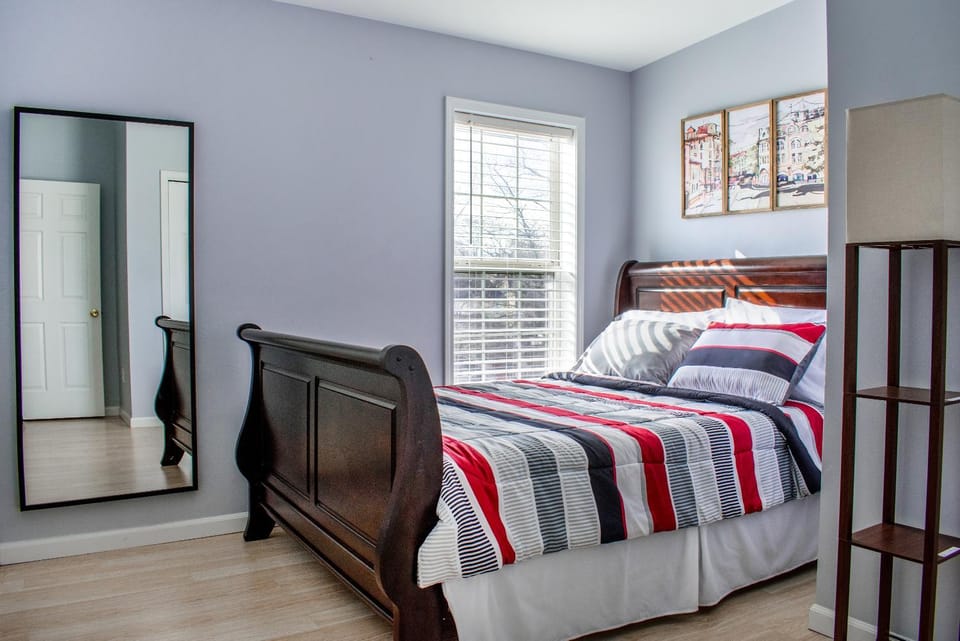 Bed, Photo of the whole room, Bedroom