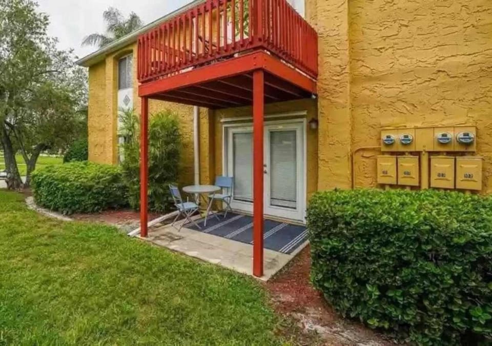 Lovely 3 bedroom first floor condo on golf course House in Sarasota