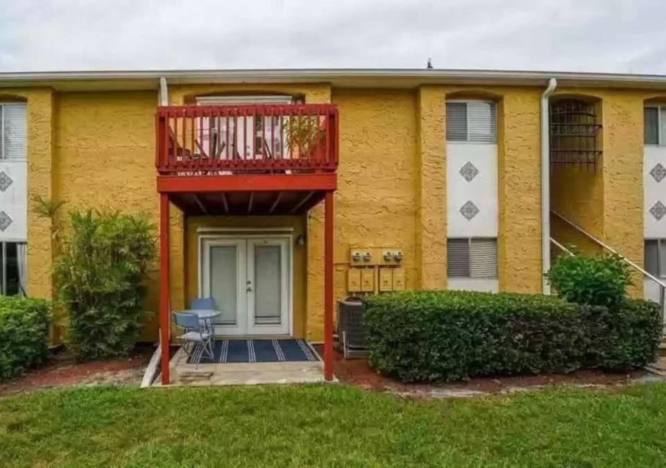 Lovely 3 bedroom first floor condo on golf course House in Sarasota