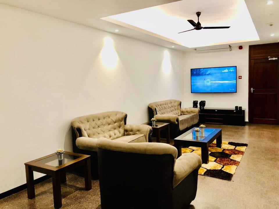 TV and multimedia, Lobby or reception, Seating area