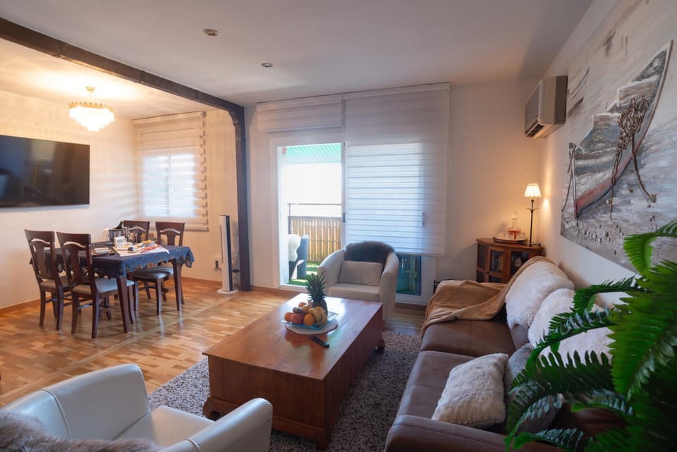TV and multimedia, Living room, Dining area