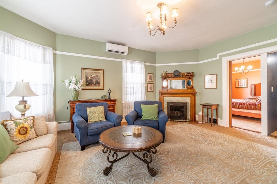 Living room, flat iron