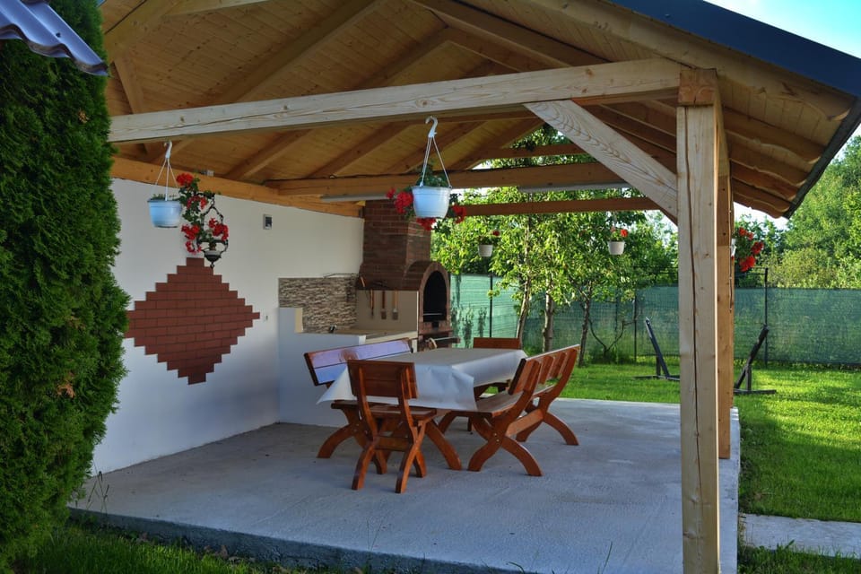 Day, Garden, Dining area, Garden view
