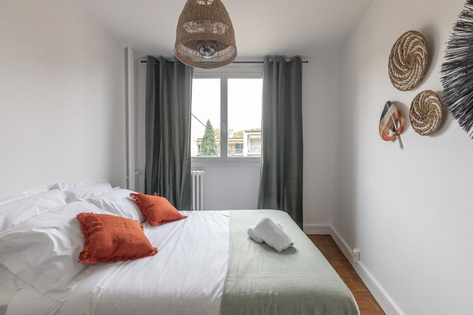 Bed, Bedroom