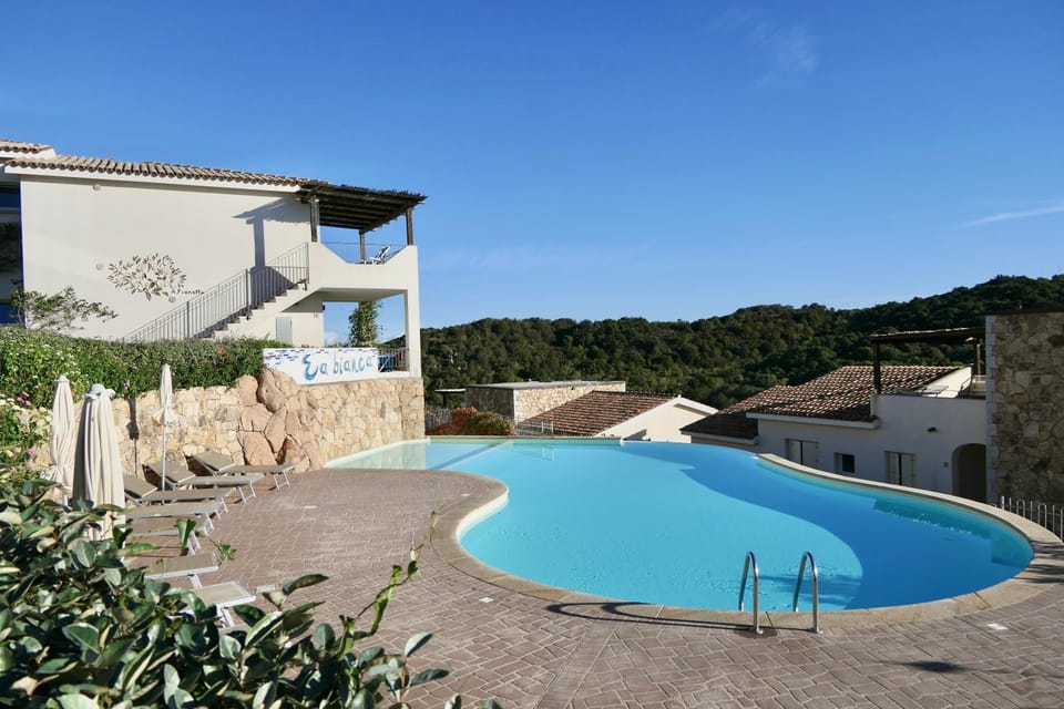 Property building, Swimming pool