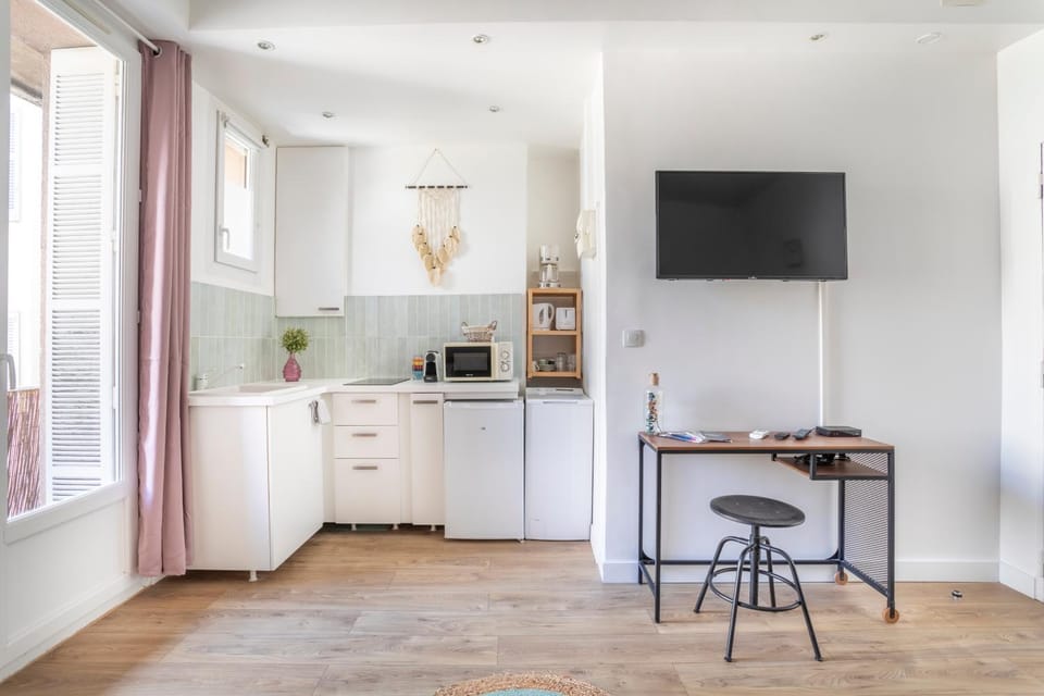 TV and multimedia, Kitchen or kitchenette, Dining area