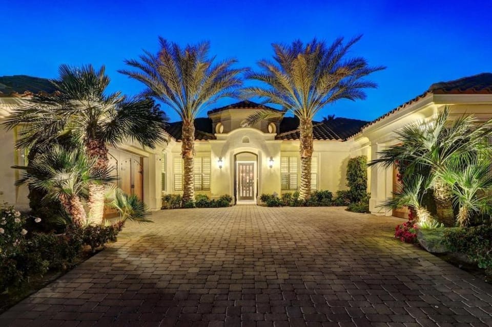 Escape to Legends - Pool, Games & Amazing Mountain Views in PGA West #067651 5br House in La Quinta