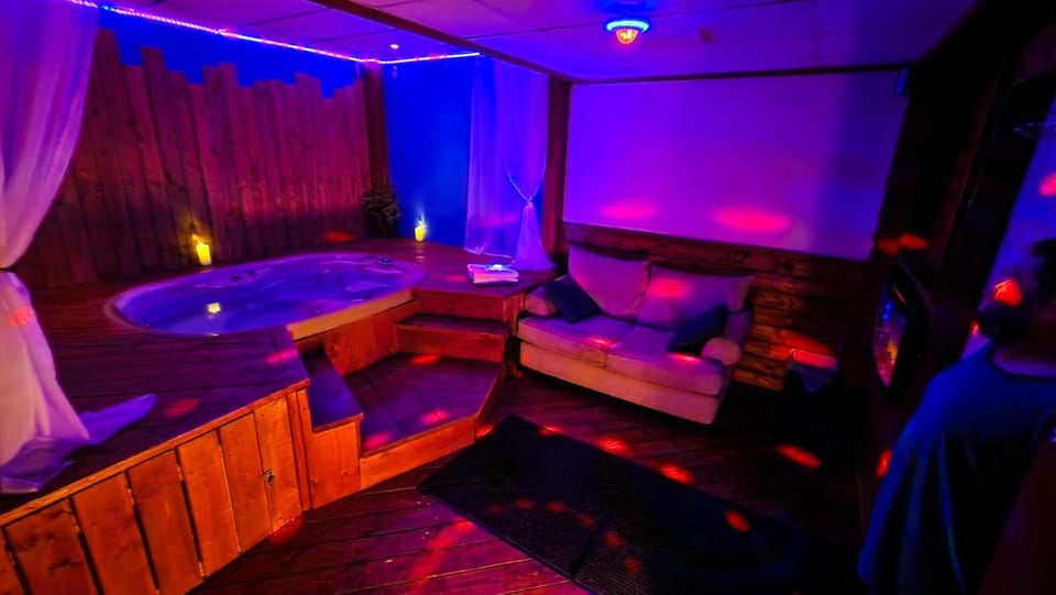 Hot Tub, Spa and wellness centre/facilities