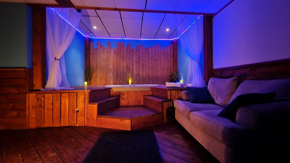 Hot Tub, Spa and wellness centre/facilities, Spa and wellness centre/facilities
