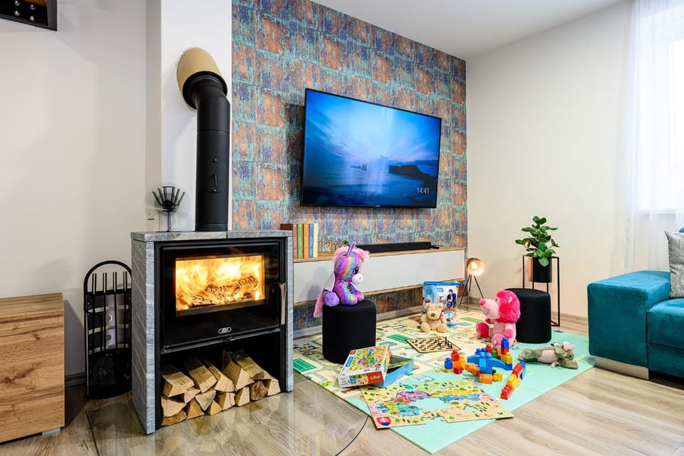 Communal lounge/ TV room, Living room, Seating area, flat iron
