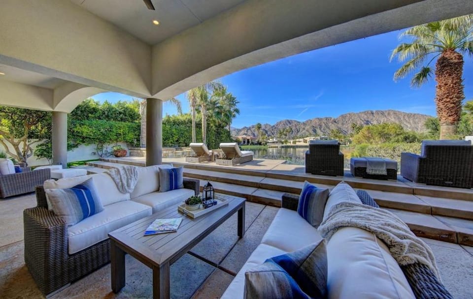 Villa Lago - Luxe Infinity Edge Pool, Mountain & Lake Views #065943 4br House in La Quinta