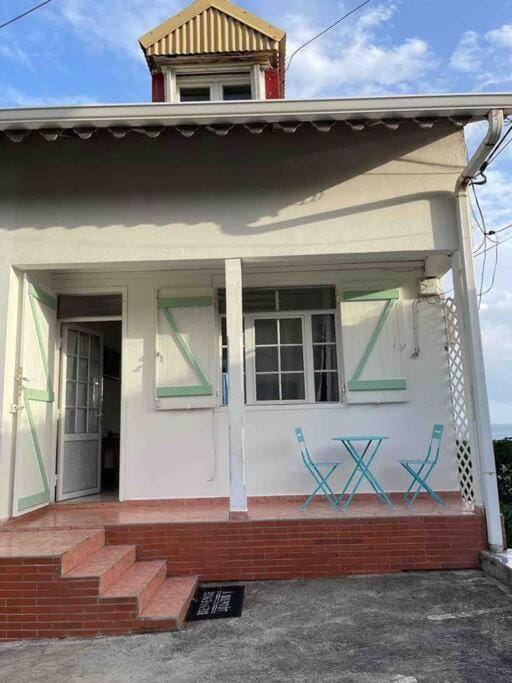 Property building, Patio, Day