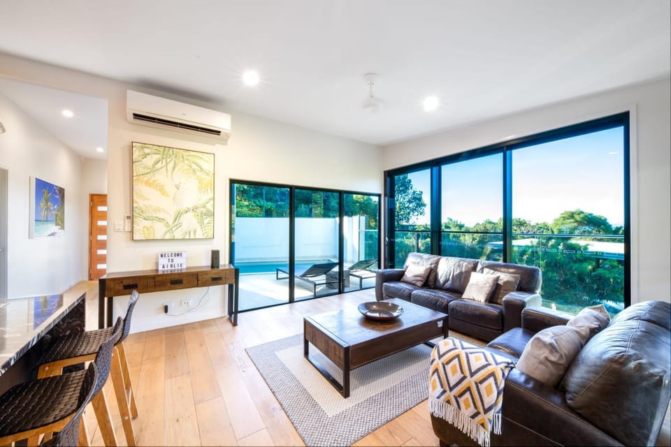 3 Bedroom Holiday Home Valley Views in Airlie Beach House in Airlie Beach