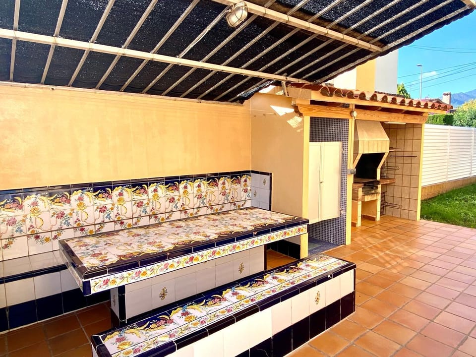 Property building, Seating area