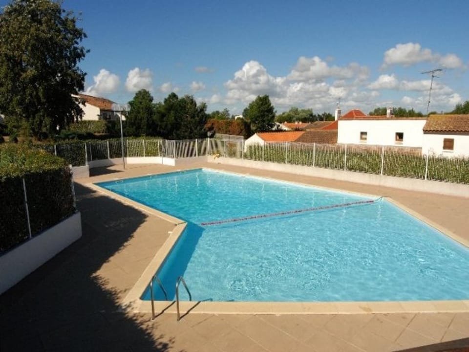 Maison avec piscine pour 4 pers. à Notre-Dame-de-Monts - FR-1-540-167 House in Notre-Dame-de-Monts